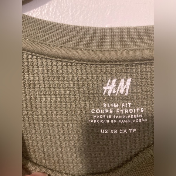 MUST BUNDLE H&M slim fit sage thermal - Picture 3 of 5
